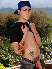 Rad Mathews fucked by kinky boy Ryan Middleton