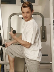 French twink Felix Lacroix strips at the gym and shows his ass