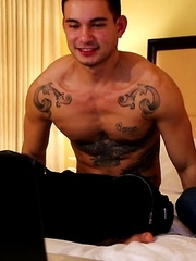 Sexy hunks Ricky Hard & Tiago Santana flip-fuck