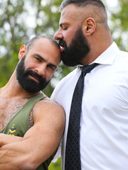 Squirt Casual Encounters: Outdoor Park Cruising