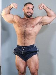 Solo jerk off session for muscular man Mike Russo!!