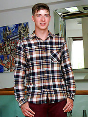 Young Straight Stud Harry's 1st Man Suck